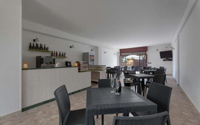 2416 B B Joy Home - Camera 3