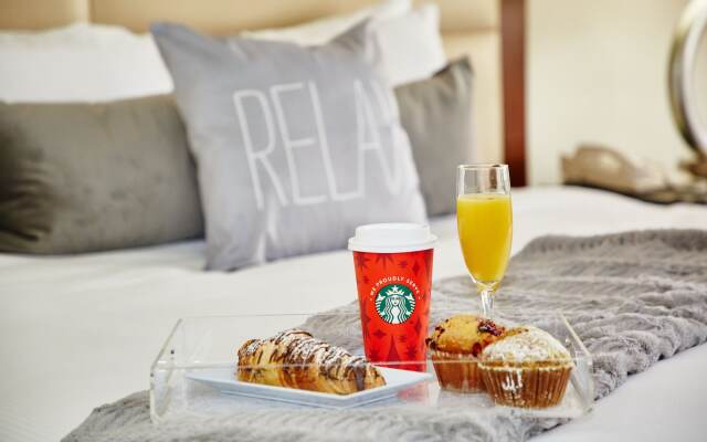 Hilton Palm Beach PBI