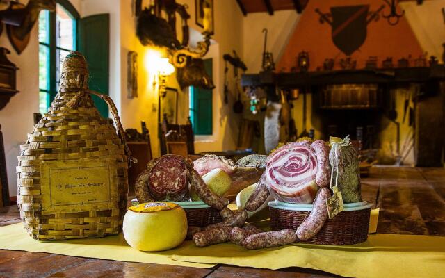Gorgeous Holiday Home in Montecatini Val di Cecina with Pool
