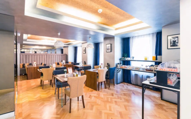 Venis Boutique Hotel