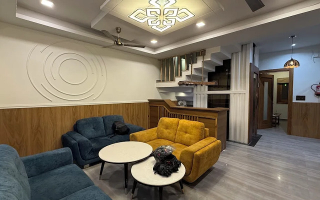 Yes Hotel By The Ganges