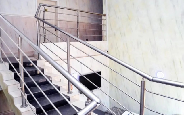 Unique Didis Royal Hotel & Suites