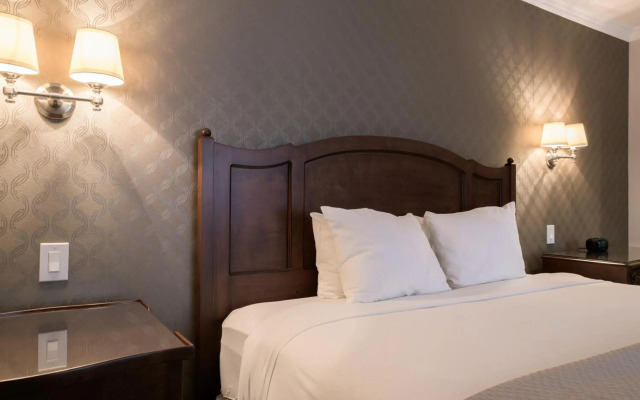 Woodcrest Hotel Cupertino