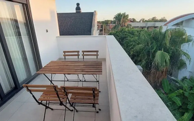 New Flat Large Living Space 5 Close to Lara Beach