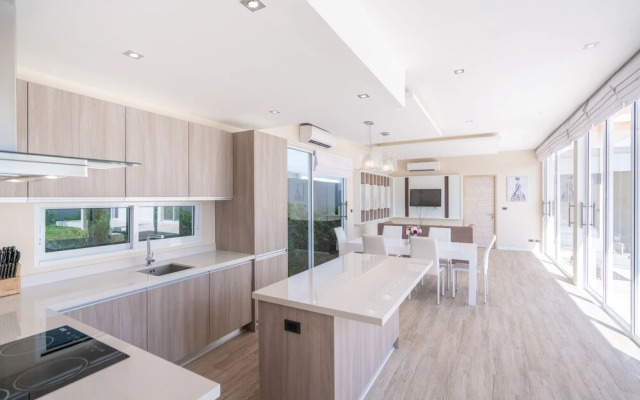 Signature Villa By Rents In Phuket