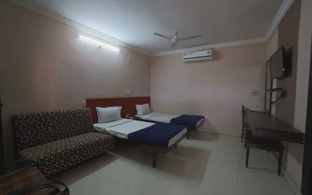 SPOT ON 42038 Hotel Sri Krishna