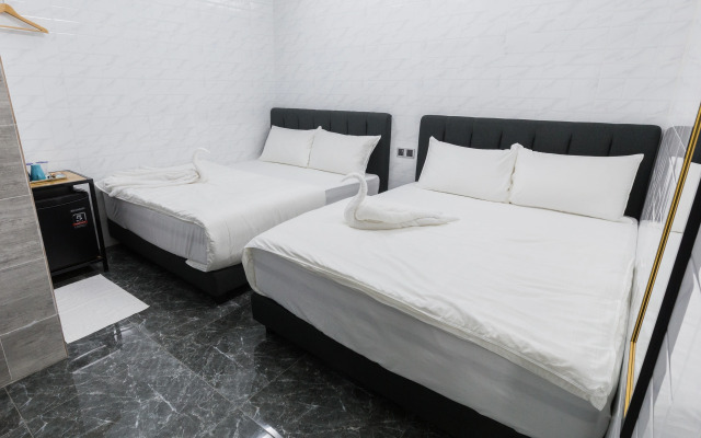 Lee Luxury Home, USM Penang