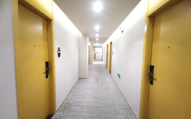 Ji Hotel (Shanghai Caohejing Gumei Road)