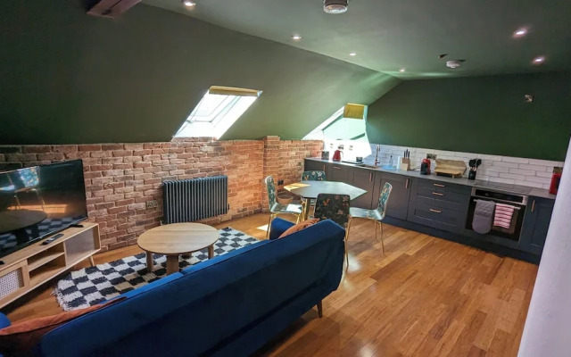 89 The Merchants by The House of Danu