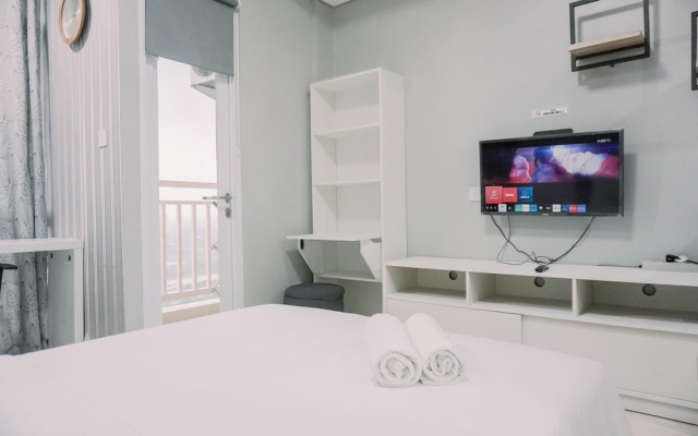 Homey And Comfy Stay Studio Apartment At B Residence – Guest Rooms – Legok