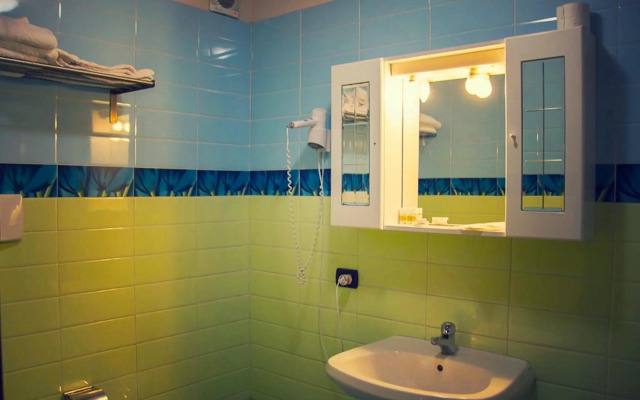 Sayanora Hotel & Park