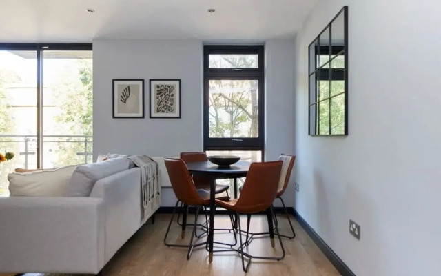 The Whitechapel Place Stunning 2bdr Flat With Balcony