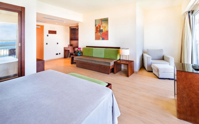 Thb Class Sur Mallorca Hotel