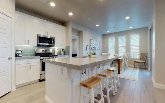 Birds Eye View 4 Bedroom Apts by RedAwning