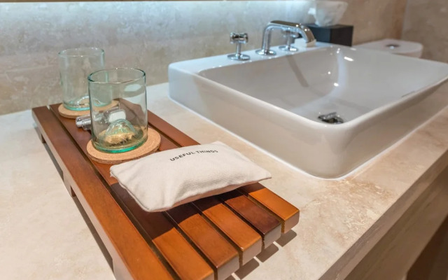 1 Hotel & Homes Private Luxury Suites