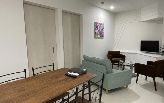 Zenibako House 1F