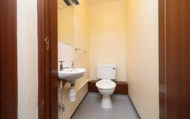 JOIVY Inviting flat near Edinburgh Castle - Adults Only