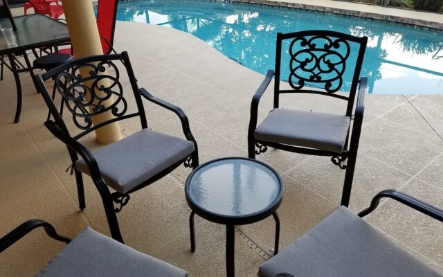 Tropical Waterview Mansion