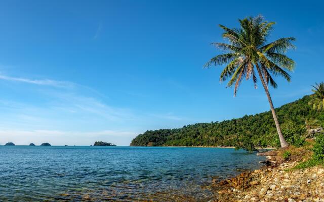 Lonely Beach Pool Resort