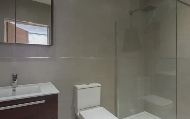 The White Wood Forest - Jewellery Quarter 3bdr Home