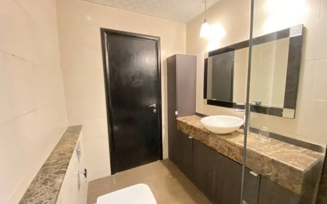 Lux BnB 2BDR Private Garden