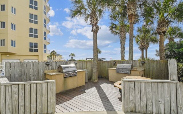 Oceania 705 3 Bedroom Condo by RedAwning