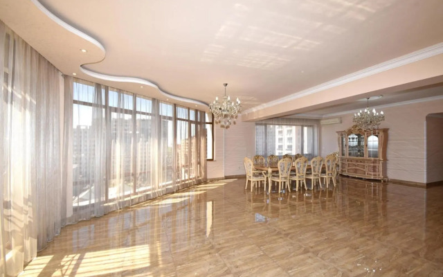 Teryan street, 4 bedrooms Luxury, Unique apartment TT888