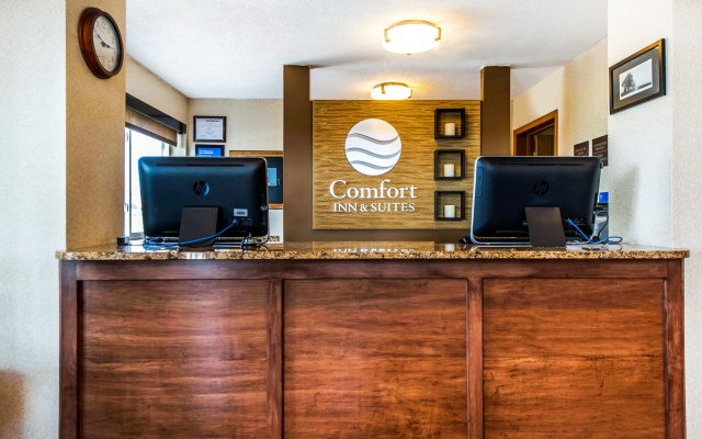 Comfort Inn & Suites Hays I-70
