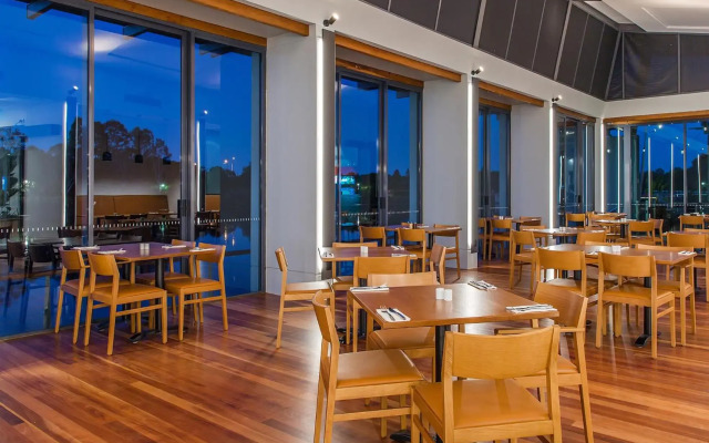 Best Western Plus North Lakes Hotel