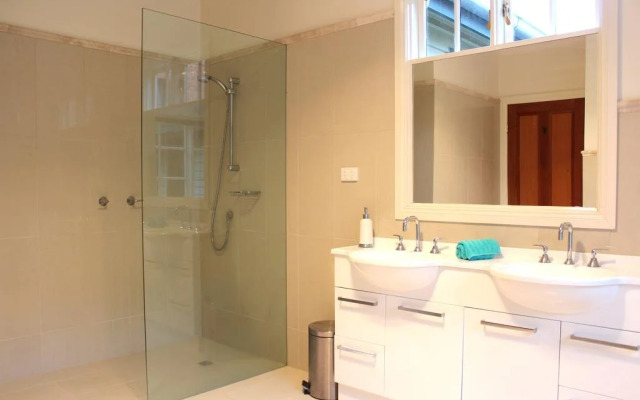 Woodend Old School House