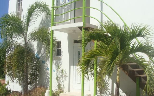 Coral Lane Beach Apartments