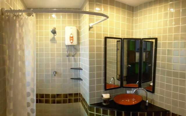 Wangburapa Grand Hotel