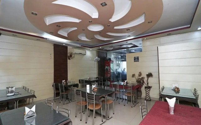OYO 13474 Punjab Regency