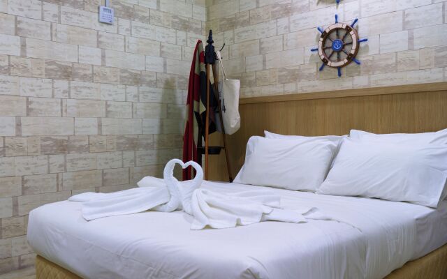 LightHouse Hotel & ShortStay