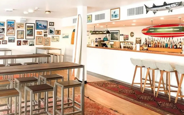 The Surf House - Hostel