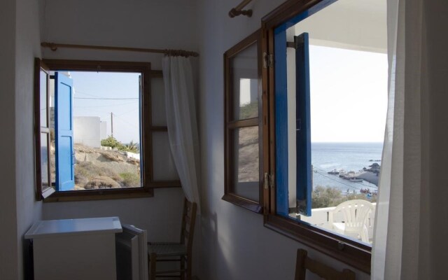 Perigiali Rooms & Apartments Folegandros