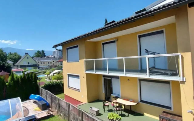 Quiet apartment close to town