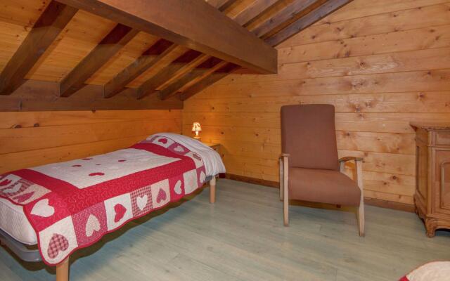 Cosy, Charateristic Chalet Near the Petit Châtel Lifts