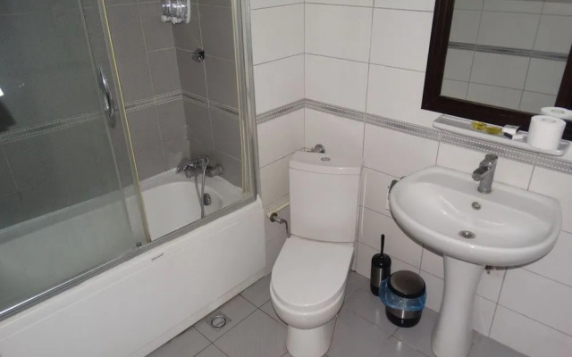 Yakamoz Hotel & Restaurant