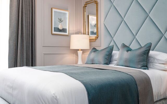 No.4 Carlton Hotel