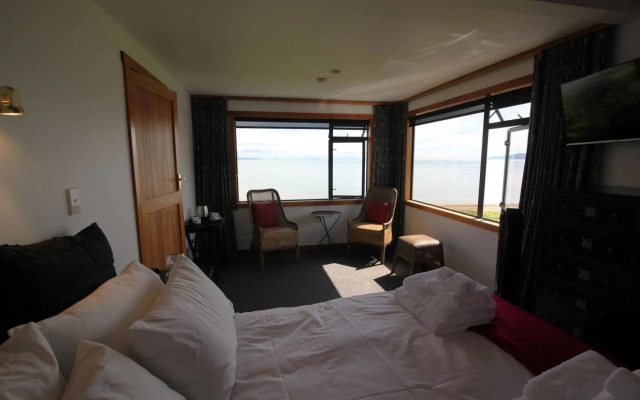 Te Puru Beach Lodge