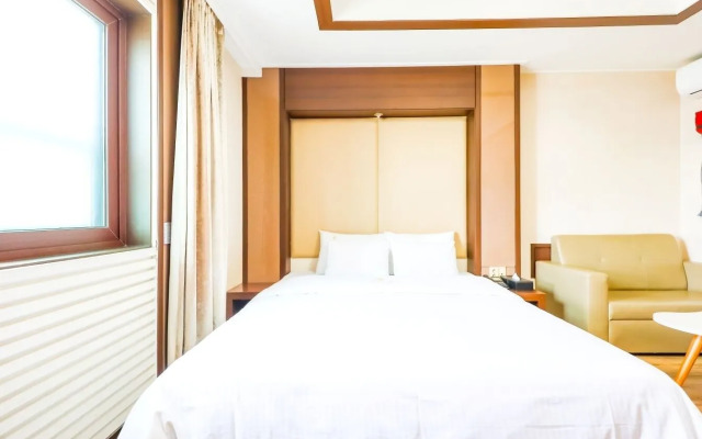 Charlot Castle Hotel