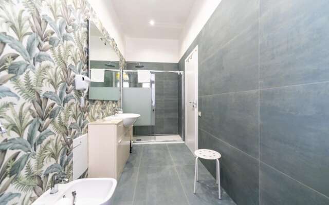 Piazza Sannazzaro 200 - Klimt