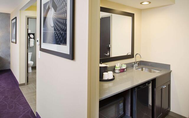 Hampton Inn & Suites Lansing West