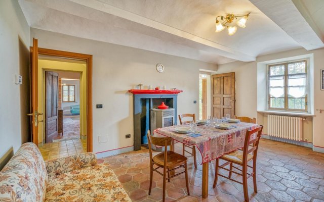 Amazing Home in Belveglio With 4 Bedrooms and Wifi