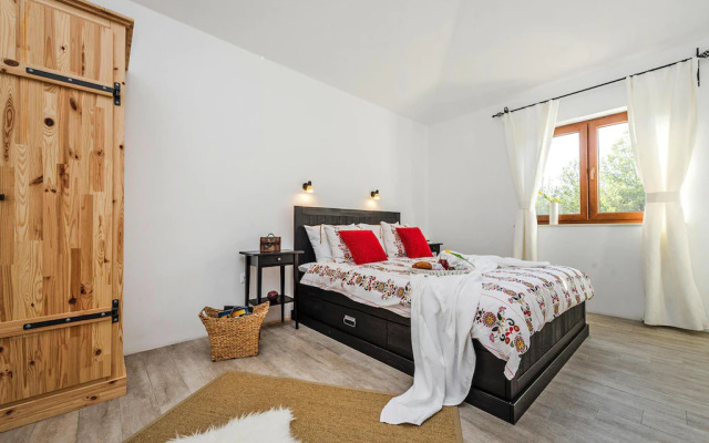 Holiday Villa in Rovanjska with pool, near Zadar