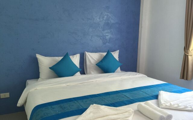 The Royhanna Beach House