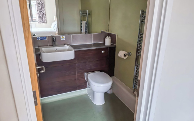 Marine Court First-floor Sleeps 3
