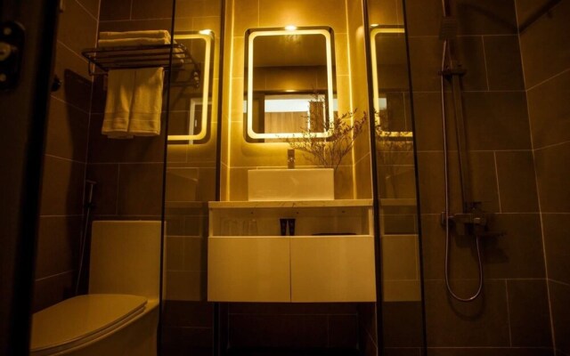 Lee Charming Hotel by ZUZU