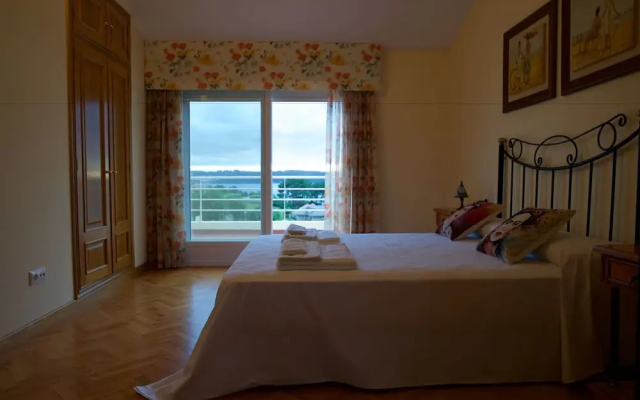 Casa Con Piscina en Perbes